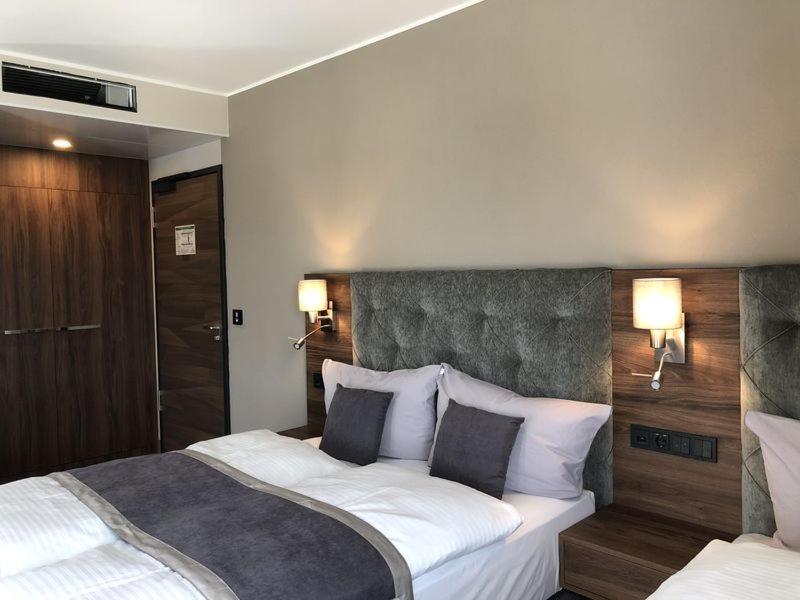 Intergroup Business & Design Hotel Ingolstadt Kosching Екстериор снимка